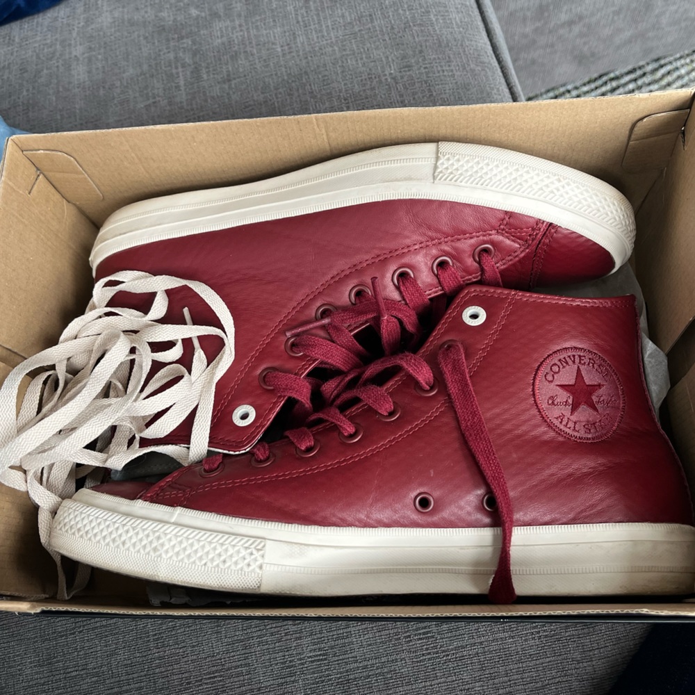 CONVERSE CHUCK TAYLOR ALL-STAR II. SIZE 10.5.